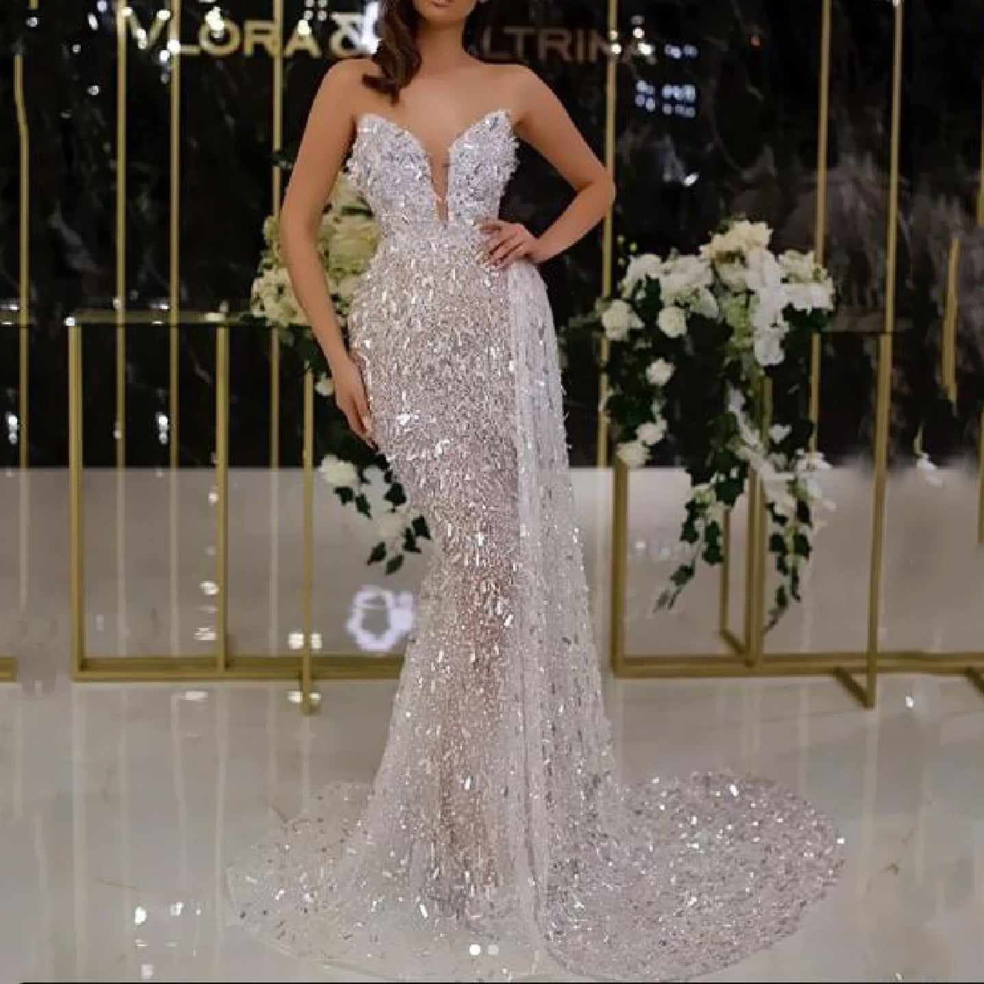 WOLFF | Silberne Folien-Spaghetti-Trägerkleid