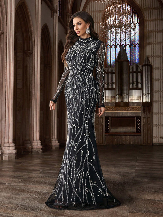 Funkelndes Abendkleid mit langen Ärmeln und Kristallstickerei – Figurbetontes Maxikleid in Apricot für Dinnerpartys, Bankette & Cocktailabende