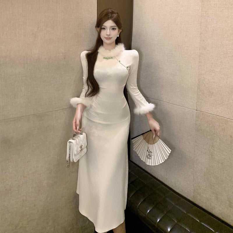 WOLFF | Sanfter Taillen-Velours-Cheongsam-Kleid