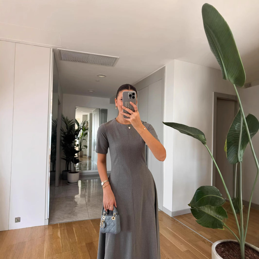WOLFF | Taillenbetonendes Wellen-Saum-Midi-Kleid