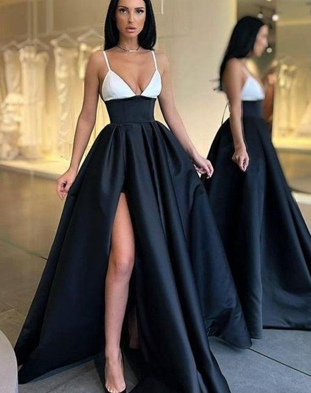 WOLFF | Trägerloses Deep V Split Party Abendkleid