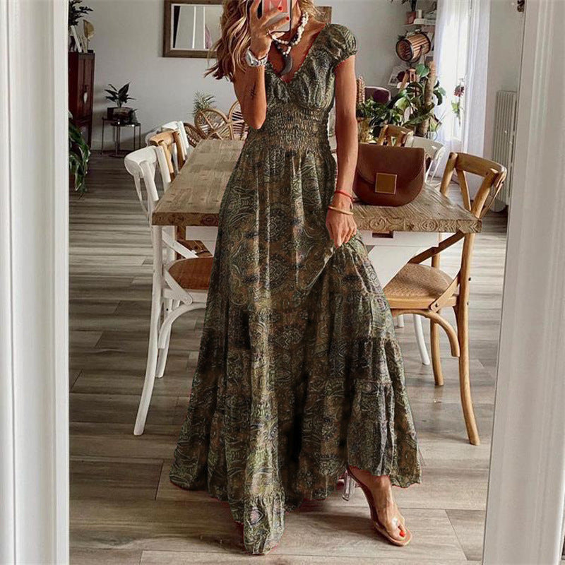 WOLFF | Tailliertes floral gemustertes Maxi Kleid mit weitem Rock