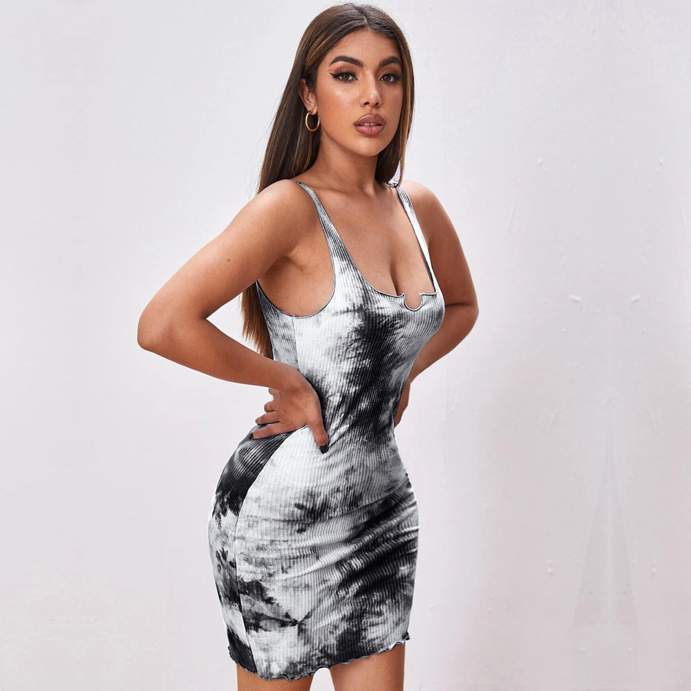 WOLFF | Umarmendes kurzes Rockärmel-Cami-Kleid