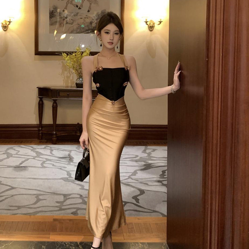 WOLFF | Blumenkleid mit tailliertem, trägerlosem Bodycon-Design