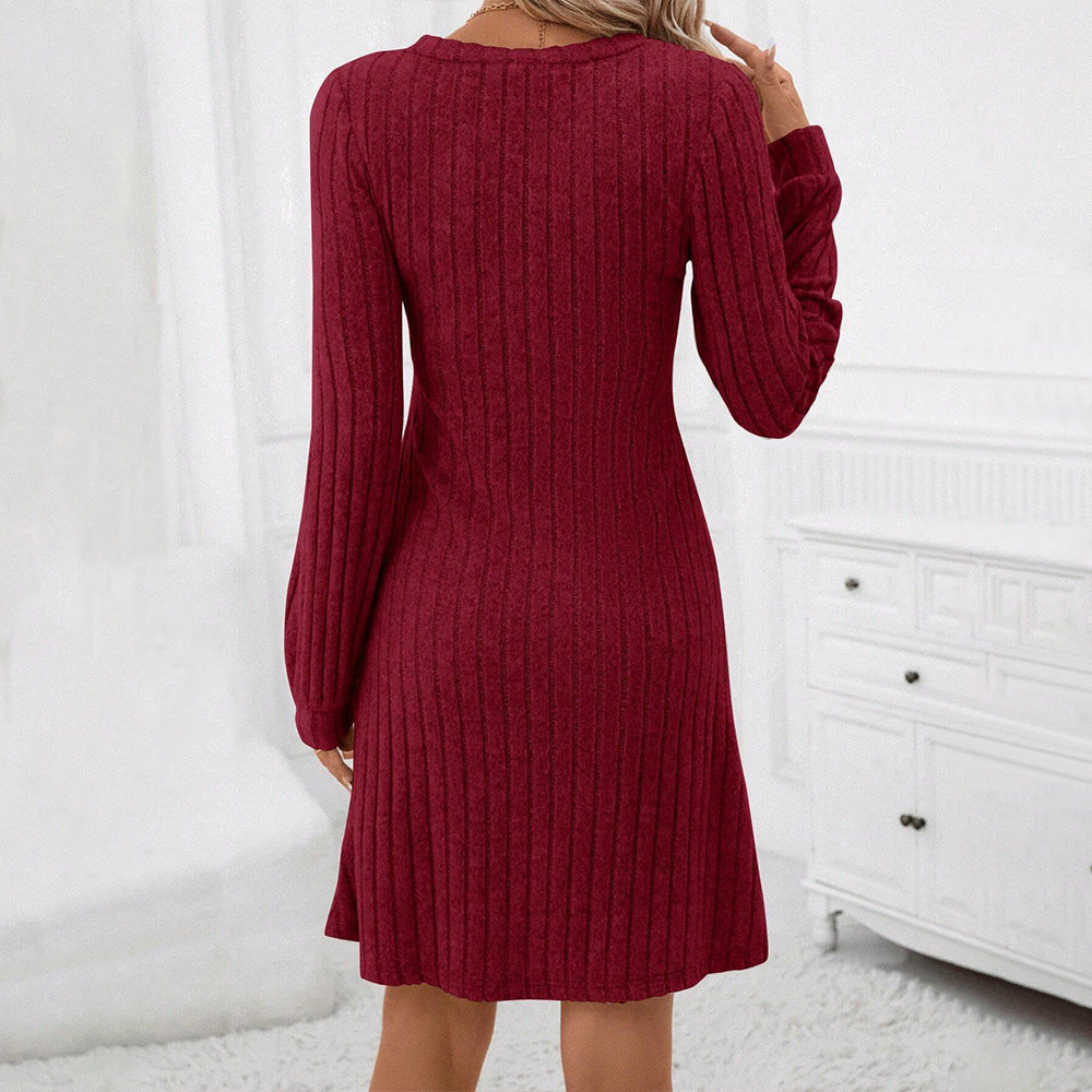 WOLFF | Hoch geschnittenes Slim Fit Mid-Length Kleid