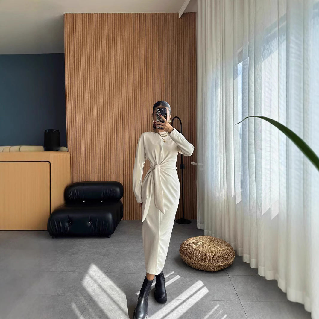 1Knitted Slim-Fit Mid-Length Dress