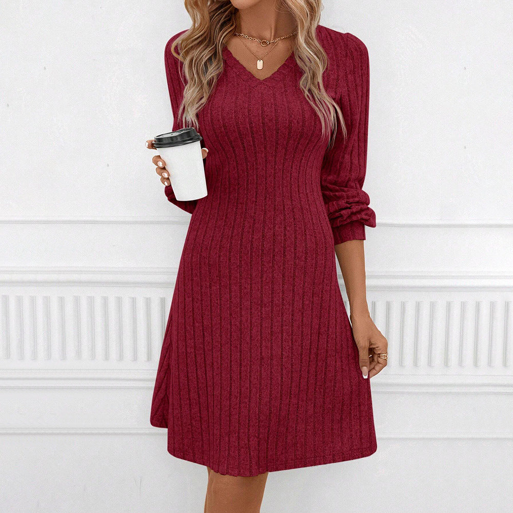 WOLFF | Hoch geschnittenes Slim Fit Mid-Length Kleid