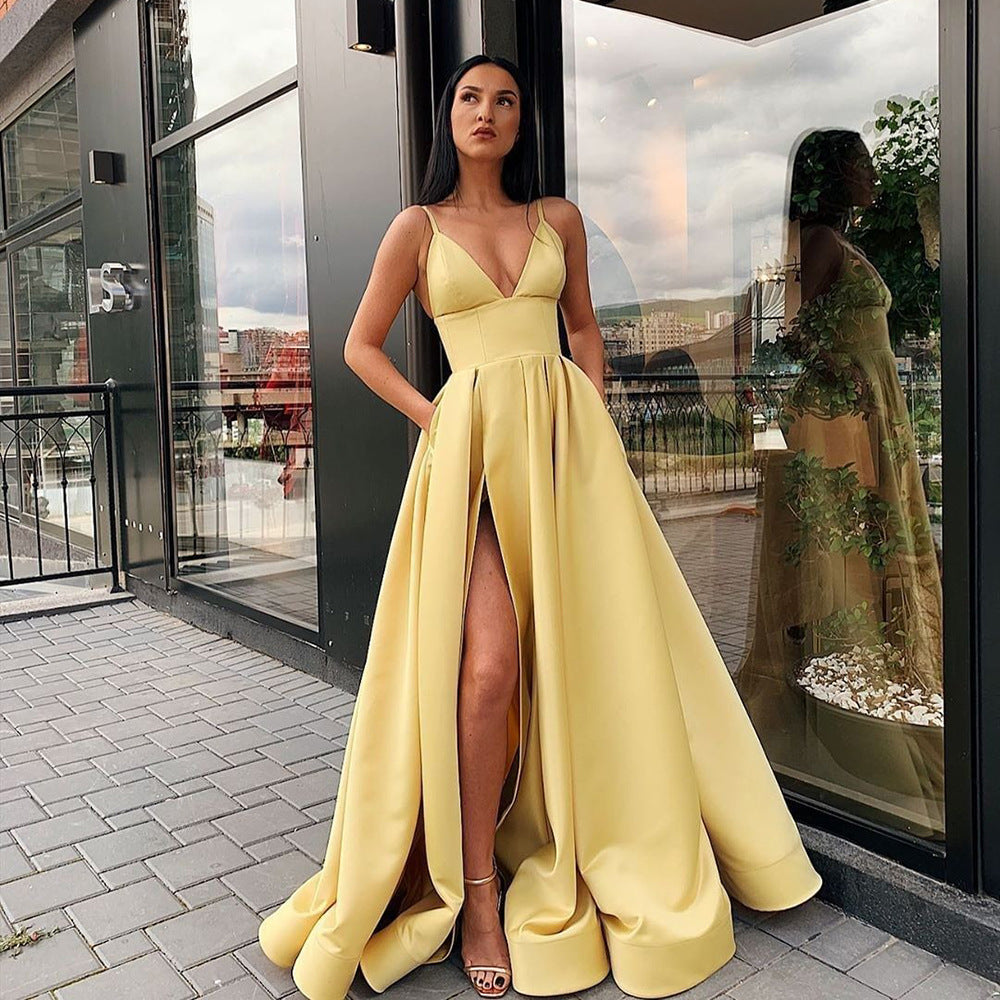 WOLFF | Trägerloses Deep V Split Party Abendkleid