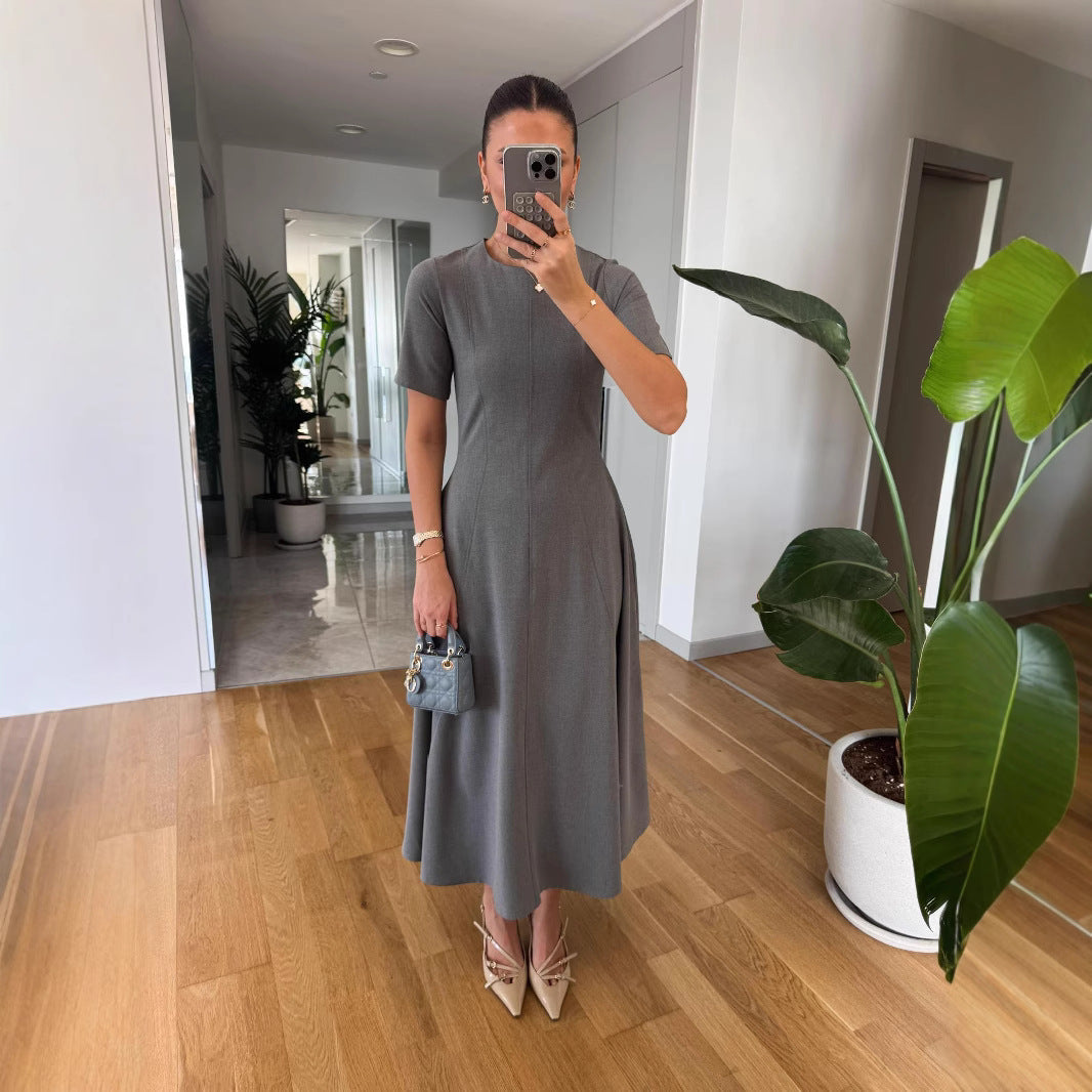 WOLFF | Taillenbetonendes Wellen-Saum-Midi-Kleid