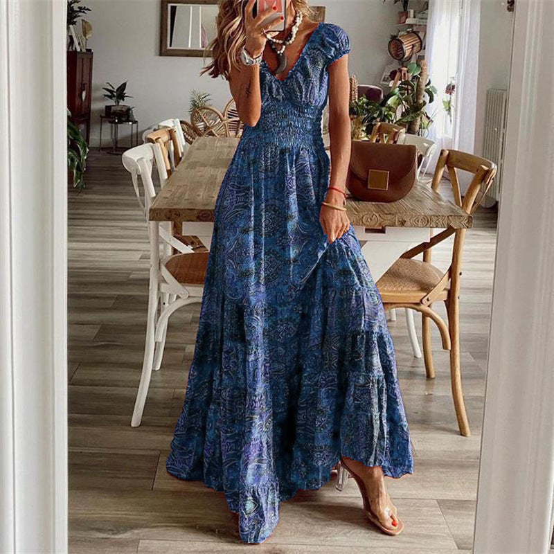 WOLFF | Tailliertes floral gemustertes Maxi Kleid mit weitem Rock