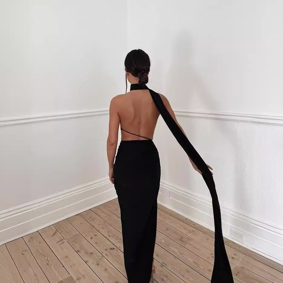 WOLFF | Elegantes trägerloses Schlitzkleid