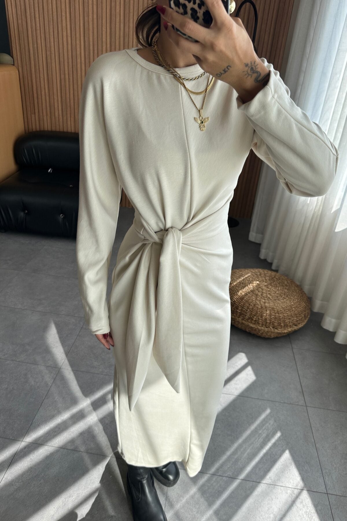 1Knitted Slim-Fit Mid-Length Dress