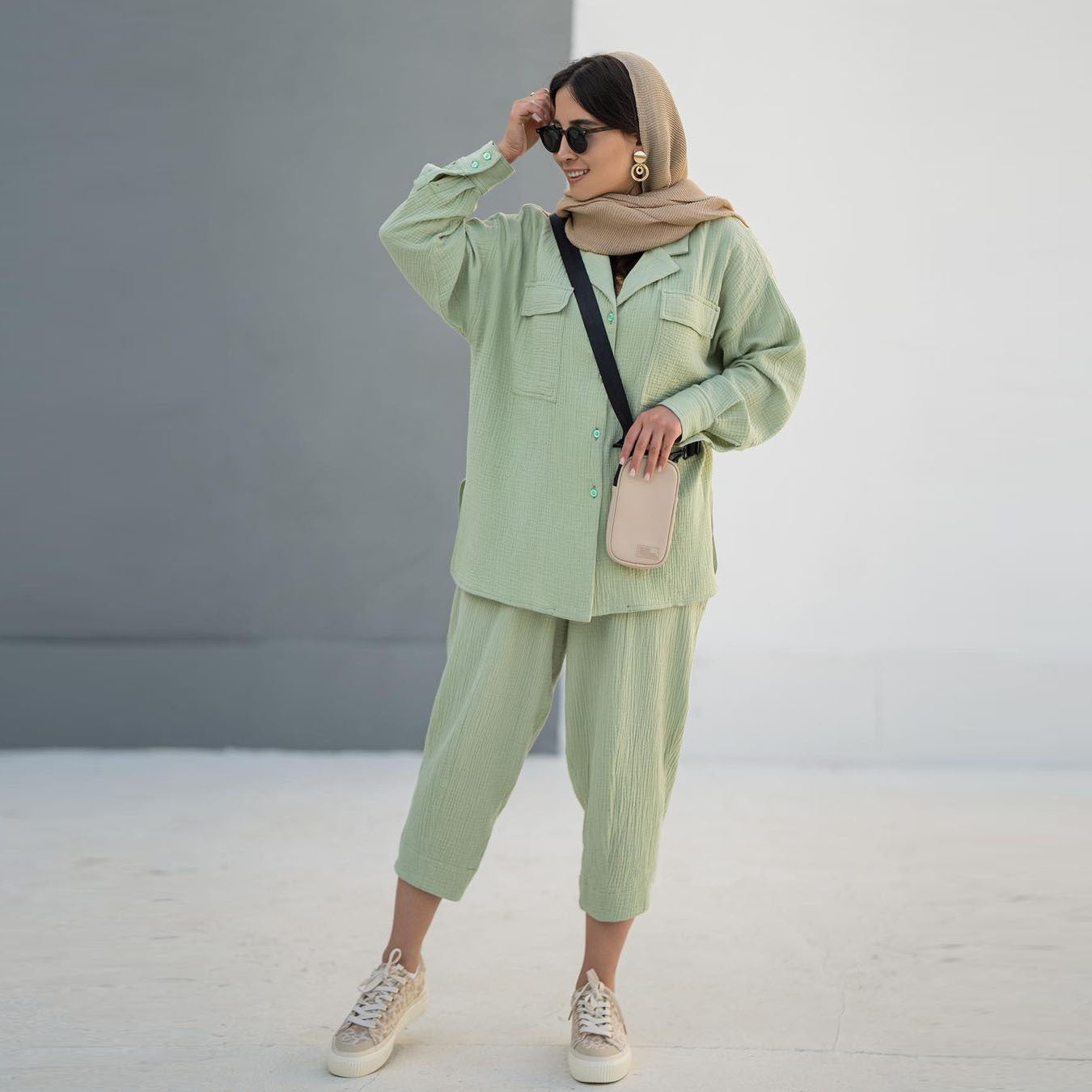 WOLFF | Reverskragen Langarmshirt und Neun-Punkt-Hosen-Set