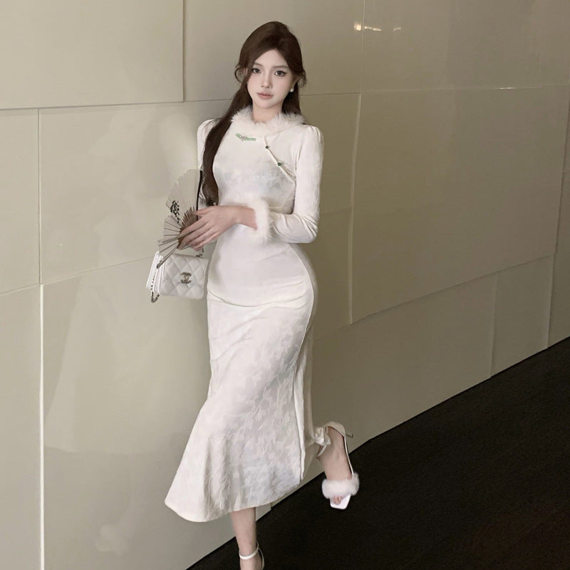 WOLFF | Sanfter Taillen-Velours-Cheongsam-Kleid
