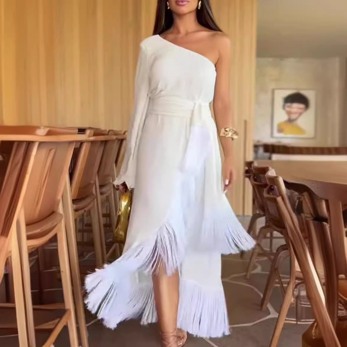 WOLFF | Einfarbiges Fransenabendkleid mit vollem Saum