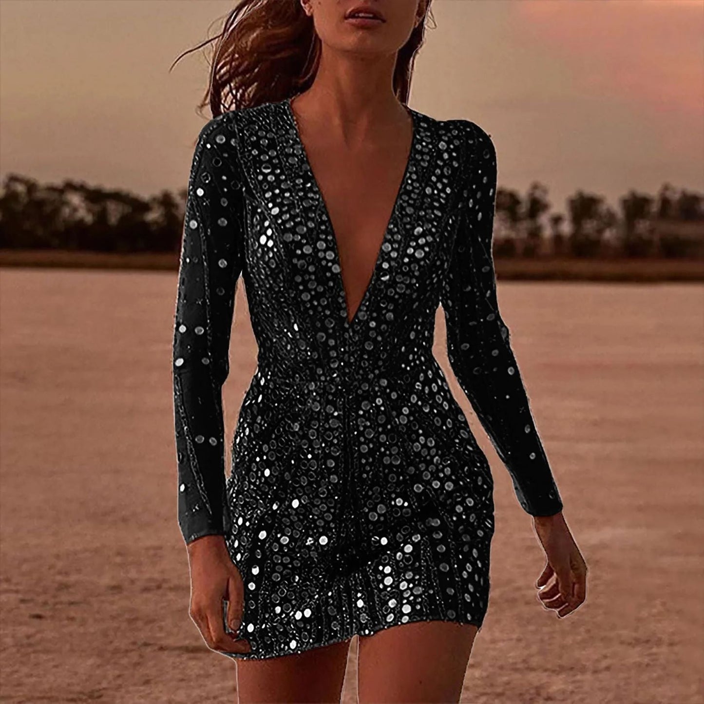 WOLFF | Glitzerndes Langarm-Abendkleid