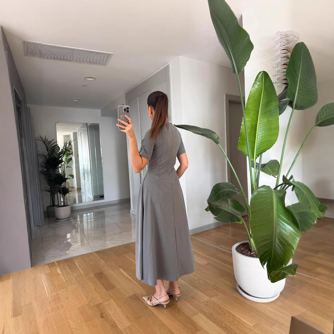 WOLFF | Taillenbetonendes Wellen-Saum-Midi-Kleid