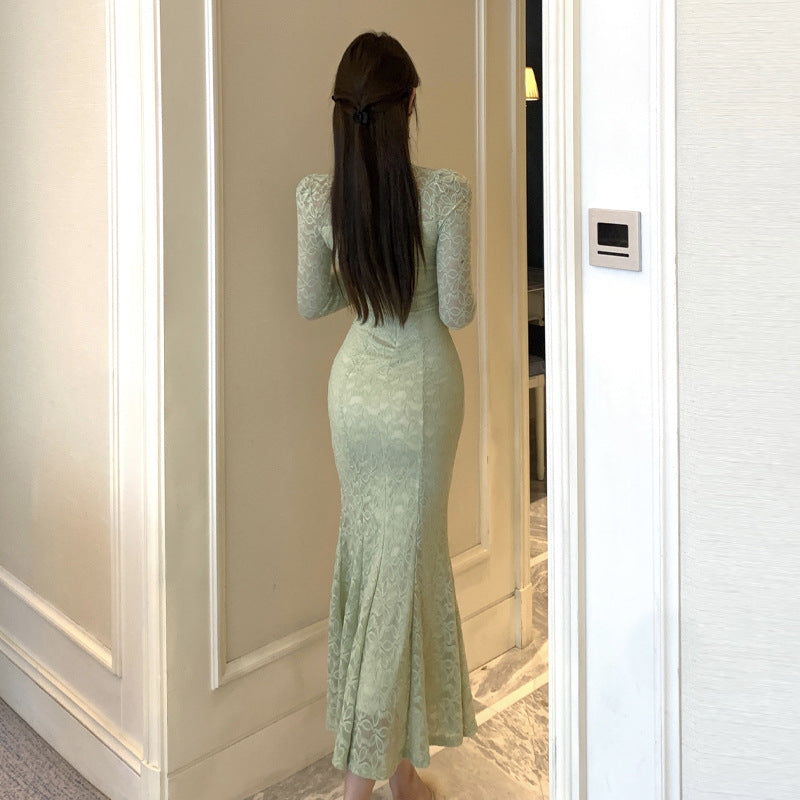 WOLFF | Spitzen-Mermaid-Fitted-Kleid