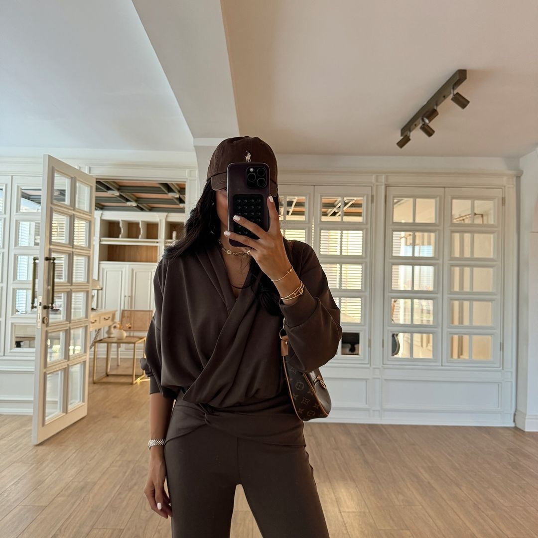 1Hooded Top Slim Fit Long Pants Two-Piece Set