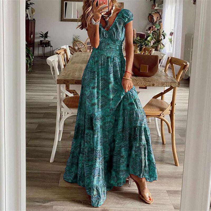 WOLFF | Tailliertes floral gemustertes Maxi Kleid mit weitem Rock