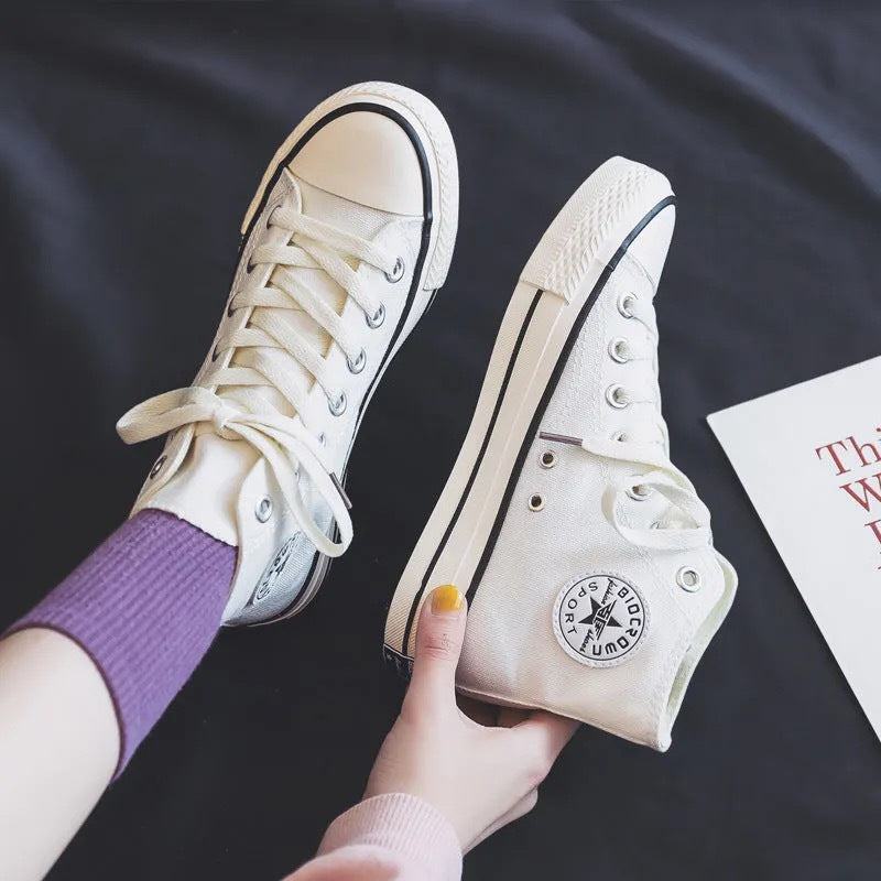 Damen Hochformat Sneakers aus leichtem und atmungsaktivem Canvas mit klassischem Design -Mode