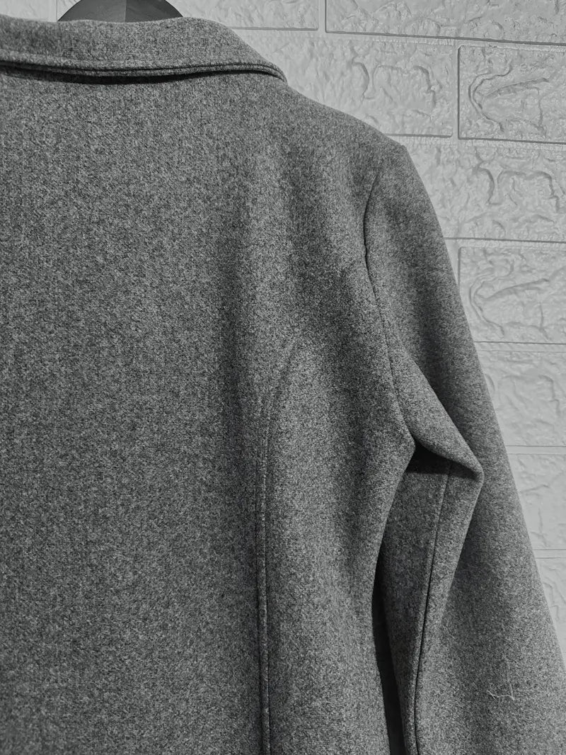 – Gewebter einreihiger Mantel