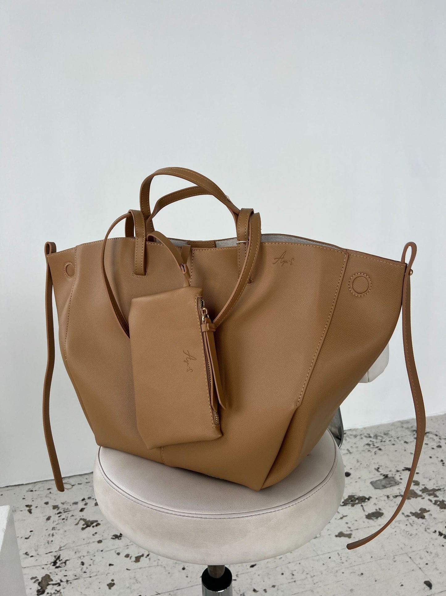 Stilla | Tasken Lys Brun