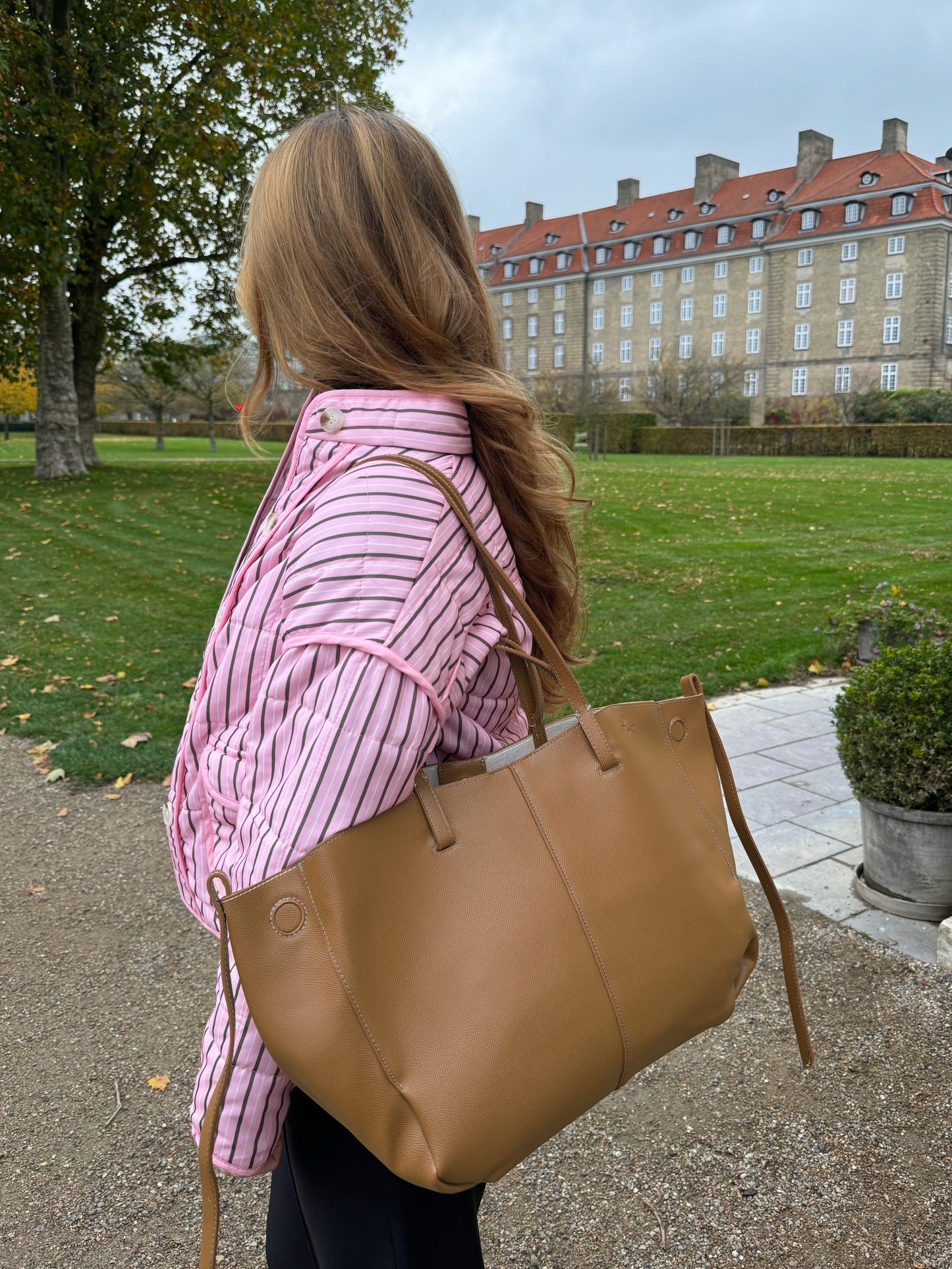 Stilla | Tasken Lys Brun