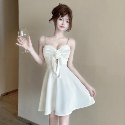 1Low-Cut Flared Waist Sling Backless Dress