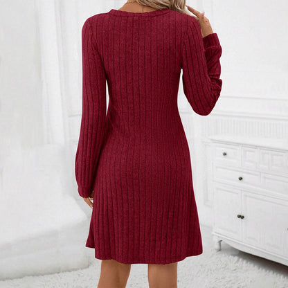 WOLFF | Hoch geschnittenes Slim Fit Mid-Length Kleid