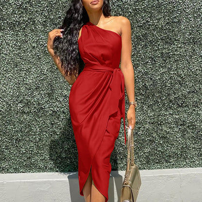 WOLFF | Asymmetrisches One-Shoulder Gürteldress Slim Fit Satin Dress