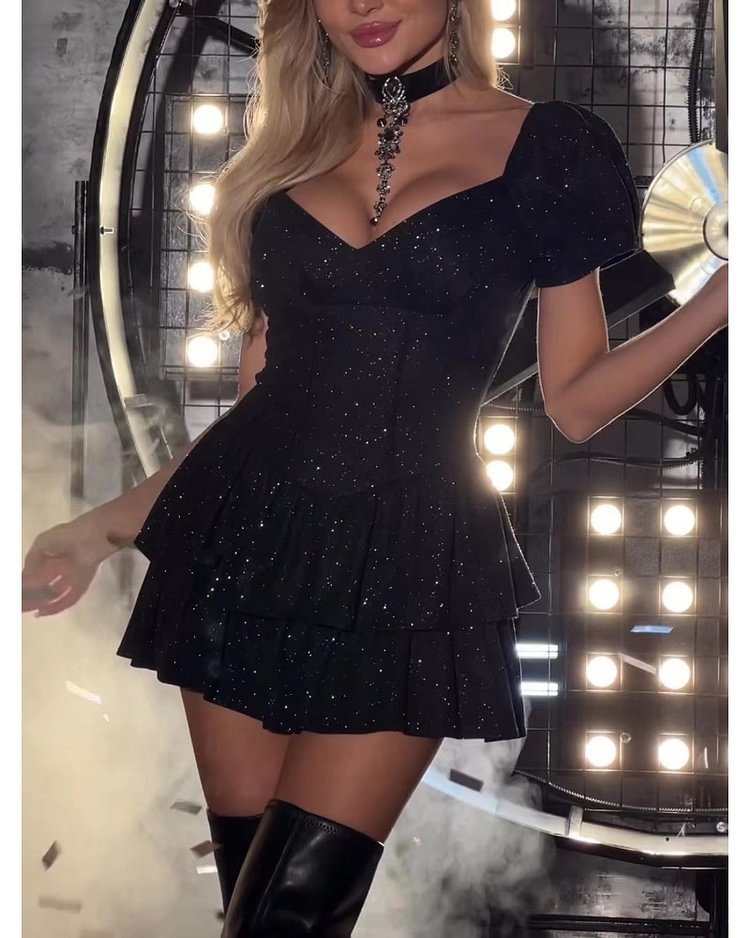 WOLFF | Kleid im Feenstil mit quadratischer Ausschnitt und Puffärmeln