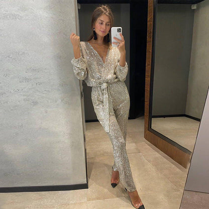 WOLFF | Einfarbiger glänzender Pailletten-Jumpsuit mit taillierendem Schnitt