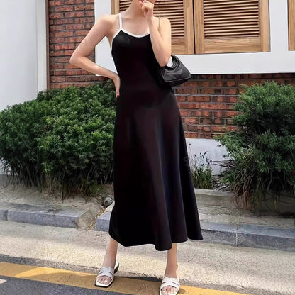 WOLFF | Rückenfreies U-Ausschnitt Rollträgerkleid