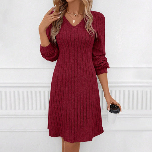 WOLFF | Hoch geschnittenes Slim Fit Mid-Length Kleid