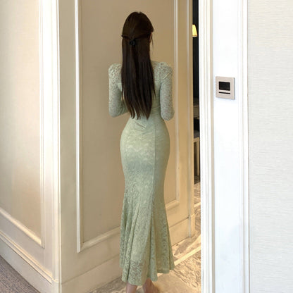 WOLFF | Spitzen-Mermaid-Fitted-Kleid