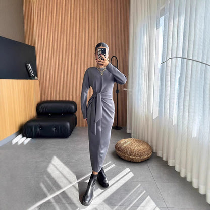 1Knitted Slim-Fit Mid-Length Dress