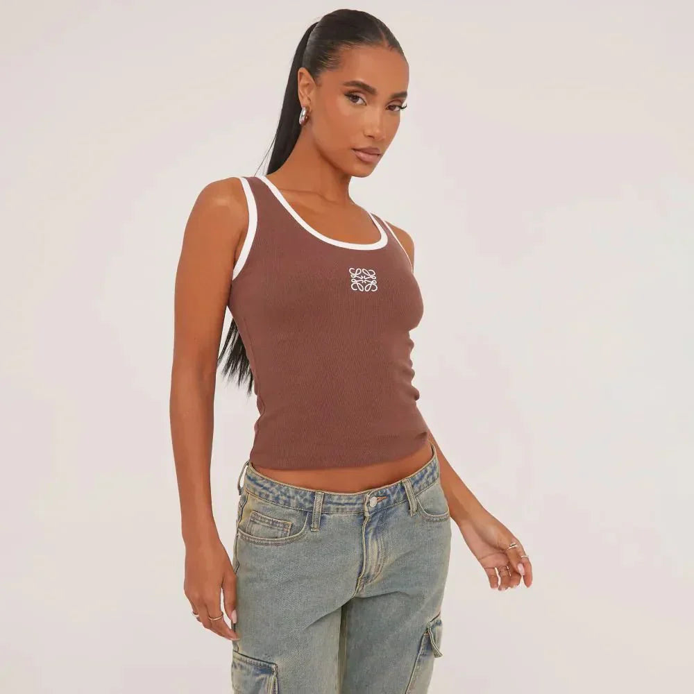 Geripptes Tanktop mit zarter Stickerei