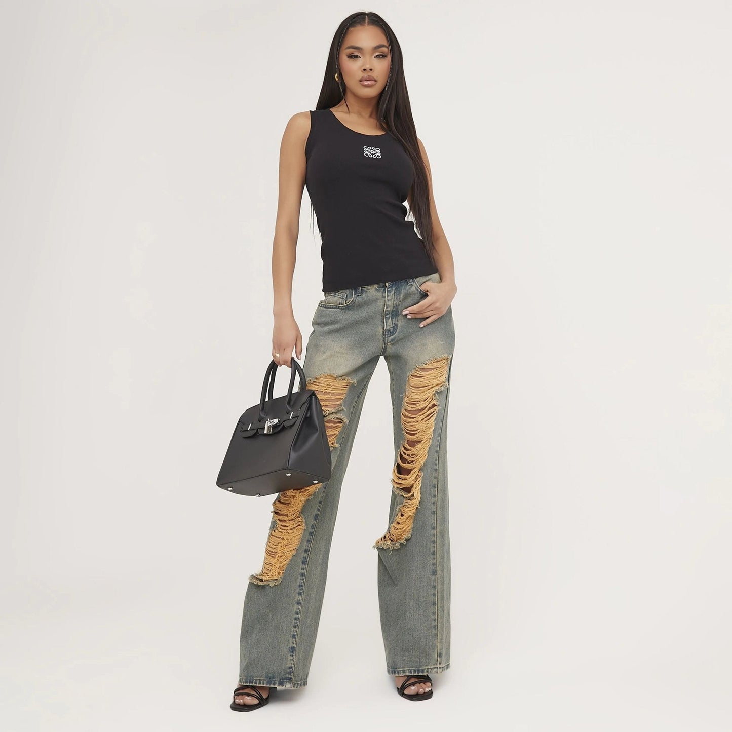 Geripptes Tanktop mit zarter Stickerei