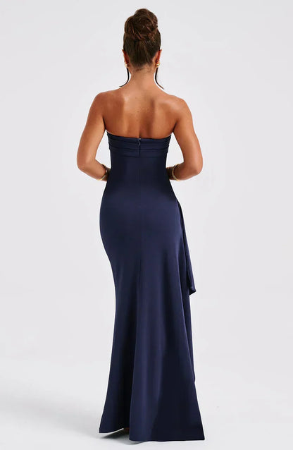 Stilvolles schulterfreies Partykleid